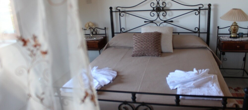 Sea and Mountain View Villa Anna, 利索斯 — 照片 1