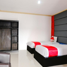 OYO Life 2966 Hotel Atriaz, Trenggalek — photo 4