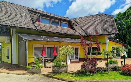 Apartment Lucija-Terme Šmarješke Toplice, Trebelno — photo 1