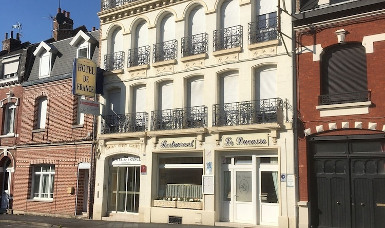 Hotel De France, 坎布雷 — 照片 1