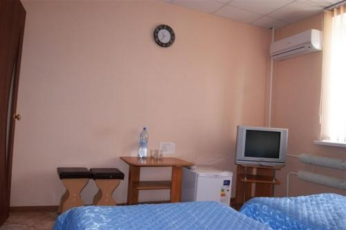 Hotel Complex Golden Fish, Вятские Поляны — фото 1