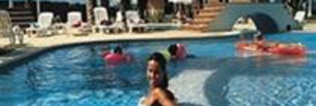 Oliva Beach Club, 奥利瓦 — 照片 1