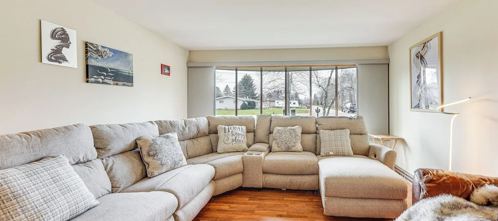 Convenient Racine Home: 4 Mi To Lake Michigan!, Расин — фото 1
