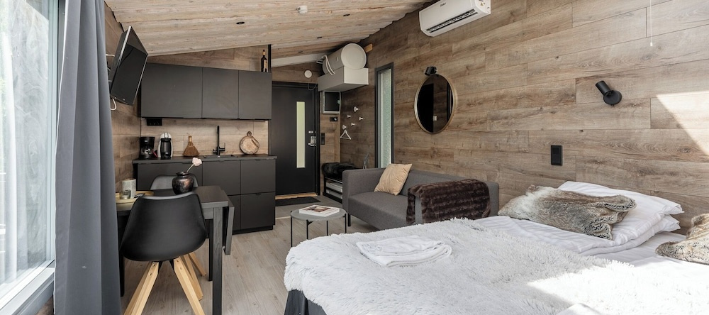 Private & Cozy Suite with lake views, 劳卡 — 照片 1