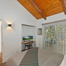 Peaceful Sunshine Chalet with Hot Tub, 大熊湖 — 照片 3