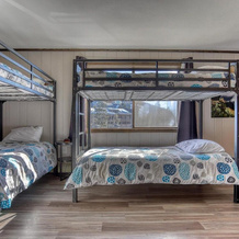 Geothermally Heated Outdoor Pool and Scenic Deck - Cozy Studio Retreat, 政府营地 — 照片 4