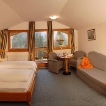 Dolomitenhotel Weisslahnbad, Tires — photo 3