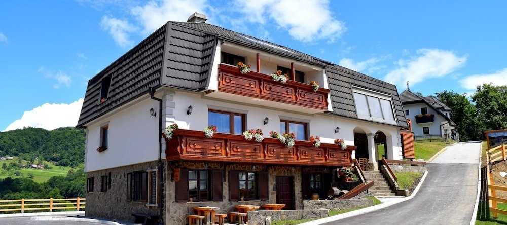 Guesthouse Jelenov Greben, Podcetrtek — photo 1