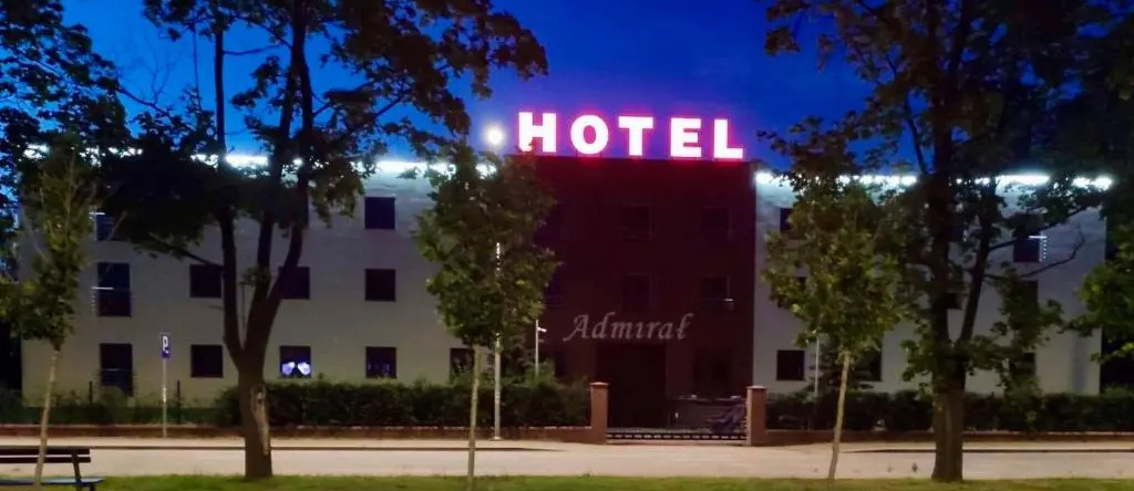 Hotel I Restauracja Admiral, Legnica — photo 1