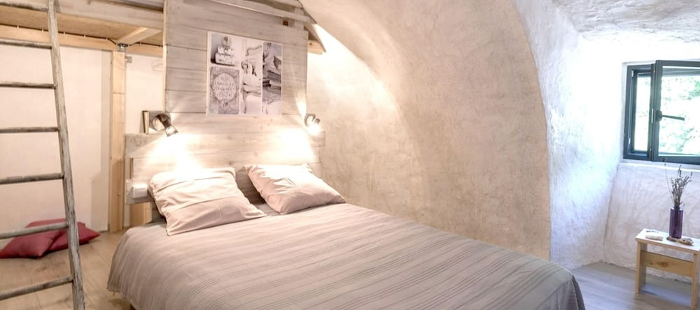 House With 4 Bedrooms in Saint-georges-de-lévéjac, With Wonderful Moun, 马斯格罗-科斯-戈尔日 — 照片 1