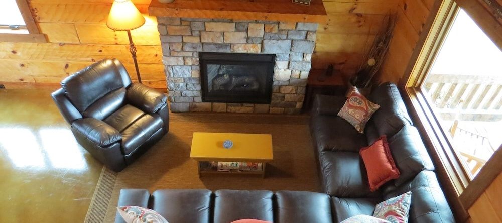 Southern Comfort Lakeside Cabin Resort, 费伯 — 照片 1