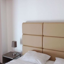 Adonis Aix en Provence 39175, 埃吉耶 — 照片 2