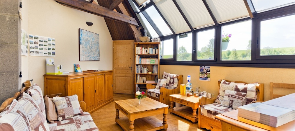 Logis Hotel L'auberge Du Bougnat, 圣维克托-拉里维耶尔 — 照片 1