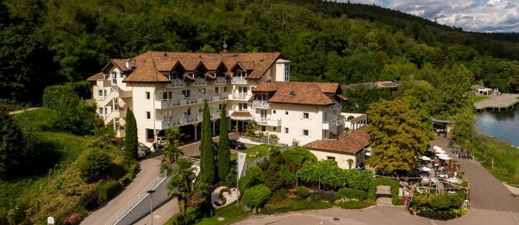 Seehotel Sparer, 阿皮亚诺苏拉斯特拉达德尔维诺(葡萄酒之路上的埃潘) — 照片 1