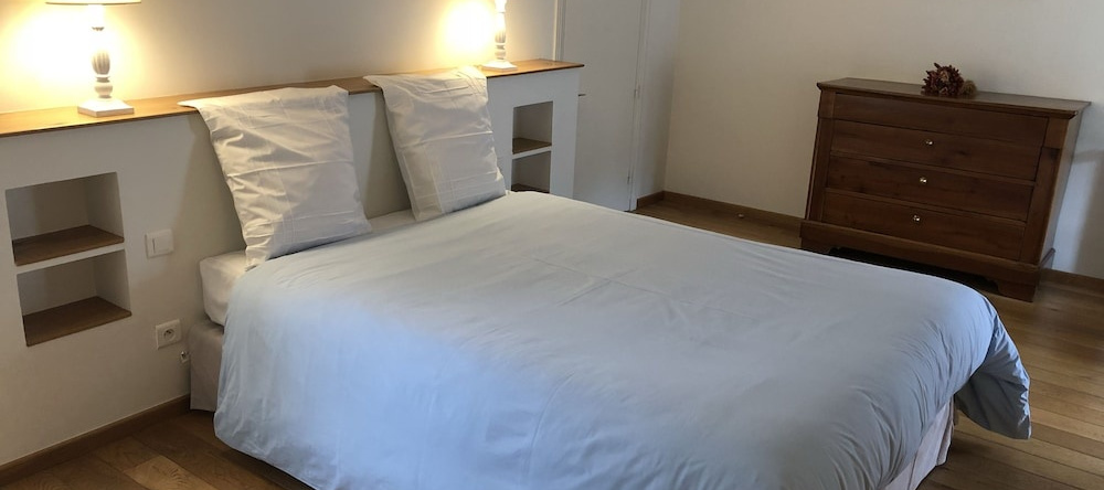 Appart Hotel Le Canville, Сен-Леонар — 照片 1