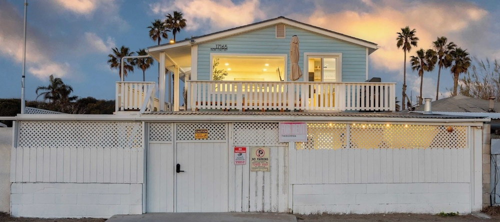 Walk to the Sand! Ocean Views, Balcony & Parking Sunset Surf, 亨廷顿海滩 — 照片 1