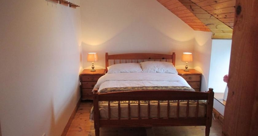 Stone Cottage, Fanore — photo 1