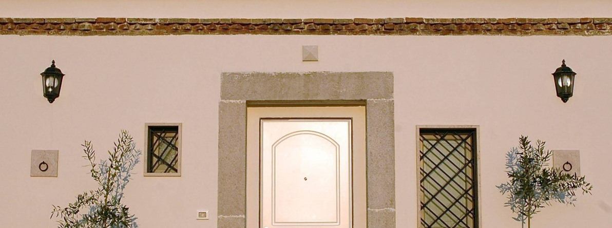The Olive Inn, Лезина — фото 1