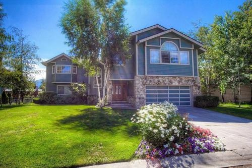 Remarkable Expansive Tahoe Keys Home with Dock by RedAwning, 南太浩湖 — 照片 1