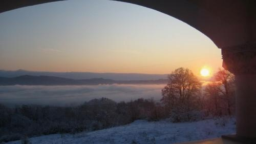 Conacul Malul Alb, Ramnicu Valcea — photo 1