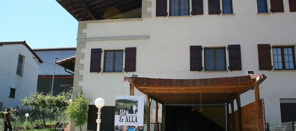 Alojamientos Acá y Allá - Hostel, 埃斯特里巴尔 — 照片 1