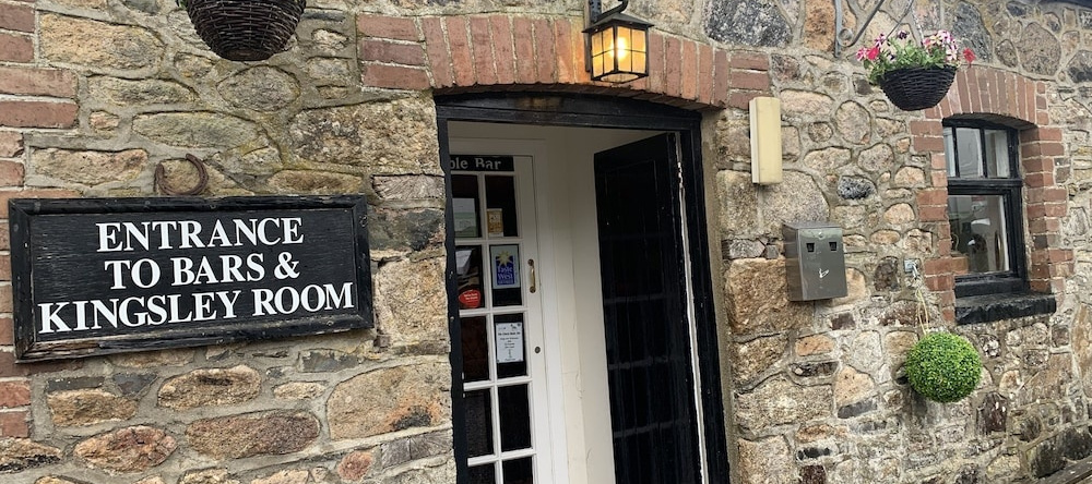 Church House Inn, 霍尔恩 — 照片 1