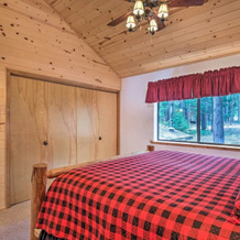Cozy Camp Connell Cabin: Large Game Room & Decks!, Dorrington — photo 3