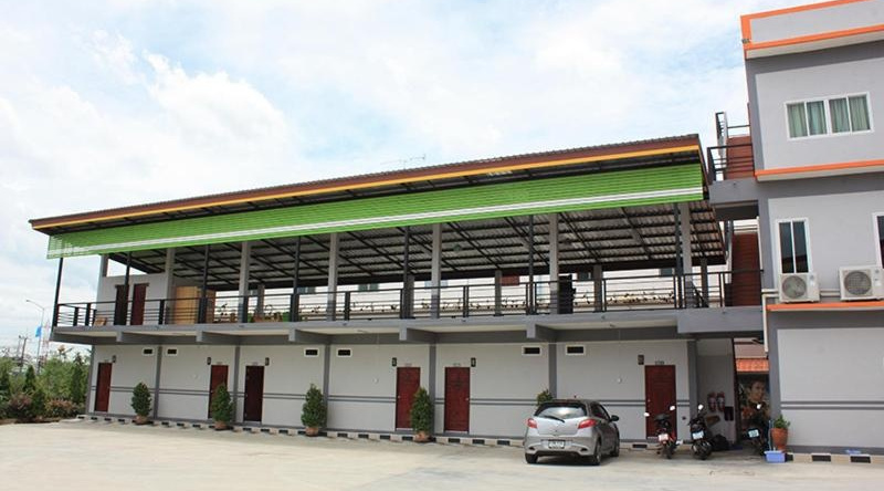 Au Hotel, Uthai — photo 1