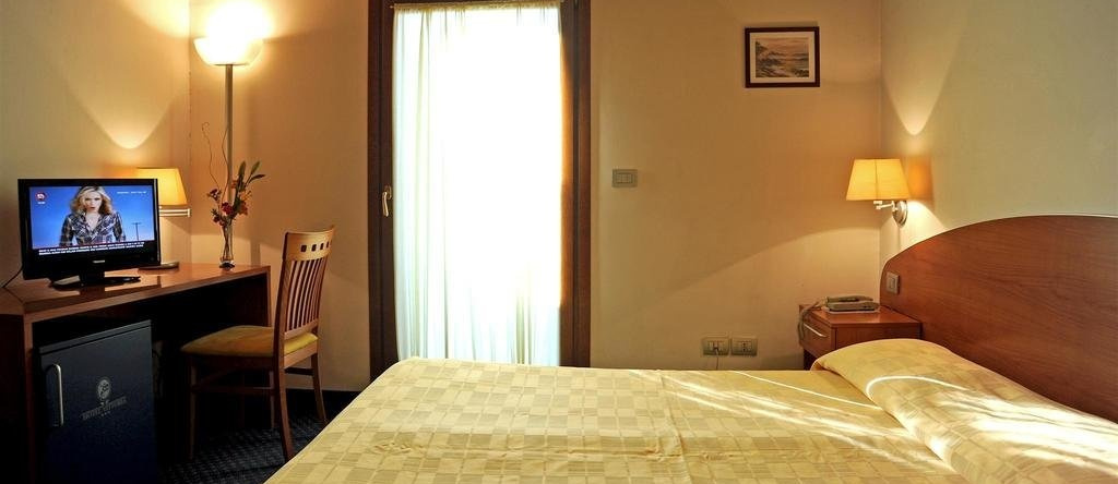 Hotel Vittoria, 圣乔治迪诺加罗 — 照片 1