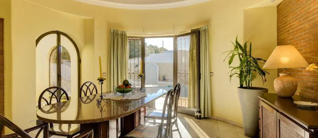 Casa Vilamoura is a great 5 bedroom villa with AC and private pool within easy distance of all or Vi, 卡泰拉 — 照片 1