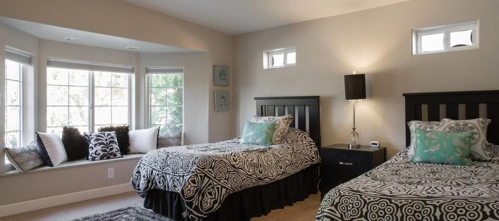 Temecula CoachHouse, San Jacinto — photo 1
