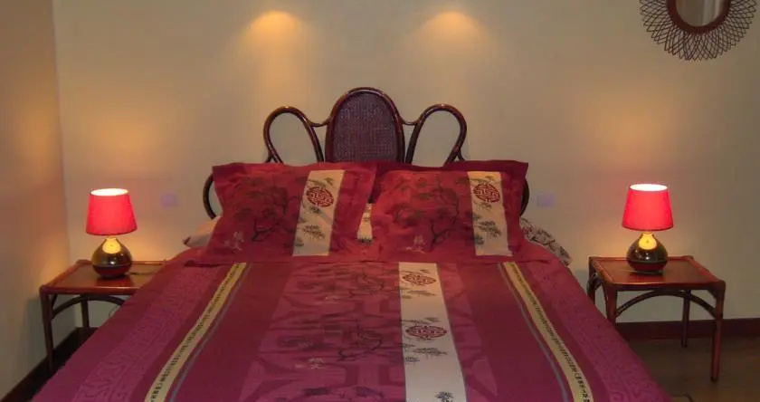 Chambres d'Hôtes Le Relais du Passage de la Roche, 勒梅尼勒苏瑞米耶日 — 照片 1