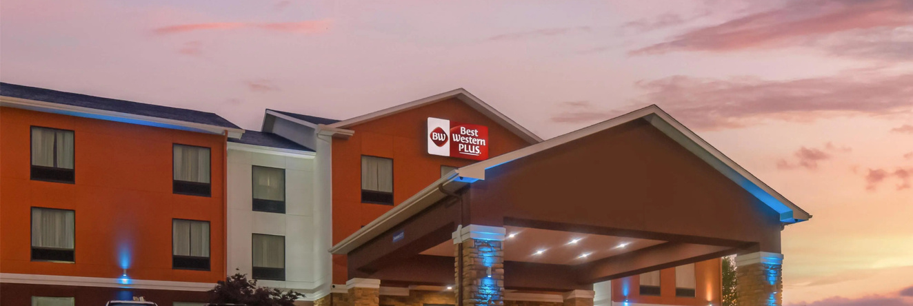 Best Western Plus Hiawatha Hotel, 海厄瓦萨 — 照片 1