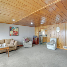 Hilltop Hideout w/ Sweeping Birch Bay Views, 布兰 — 照片 2