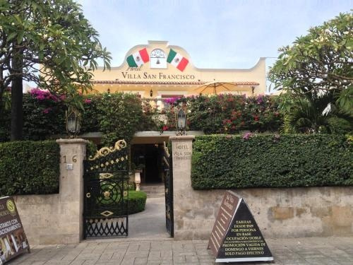 Hotel Villa San Francisco, 查帕拉 — 照片 1