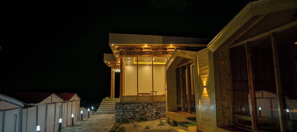 De Reeva Resort Pangong, Man — photo 1