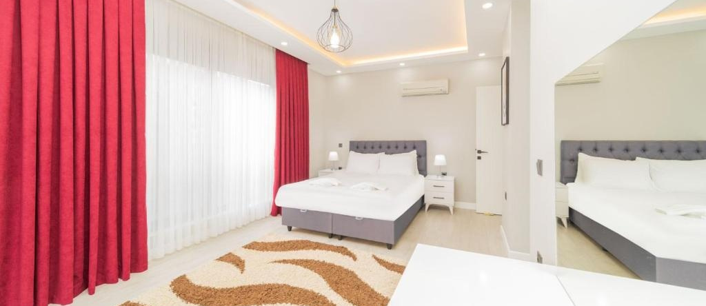 Villa With Pool Garden and Terrace in Antalya, 代谢梅阿尔特 — 照片 1