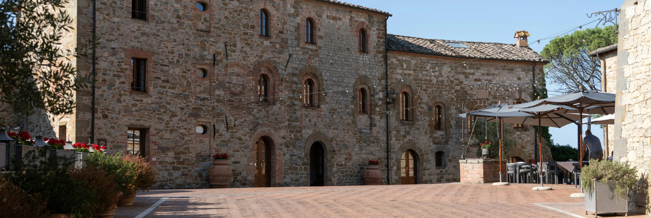 Castel Monastero - The Leading Hotels Of The World, Кастельнуово-Берарденга — фото 1