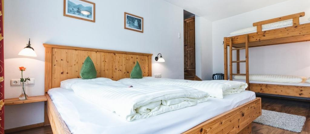 Apparthotel AlpenChalet, Neukirchen am Grossvenediger — photo 1