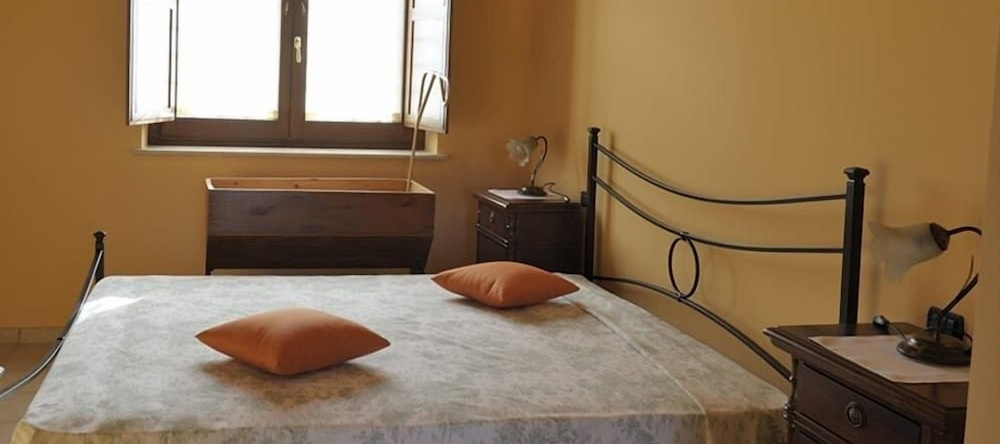 B & B Casale Frezzini, Скуркола Марсикана — фото 1