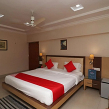 Hotel Alankar Greens by OYO Rooms, 安比卡普尔 — 照片 4