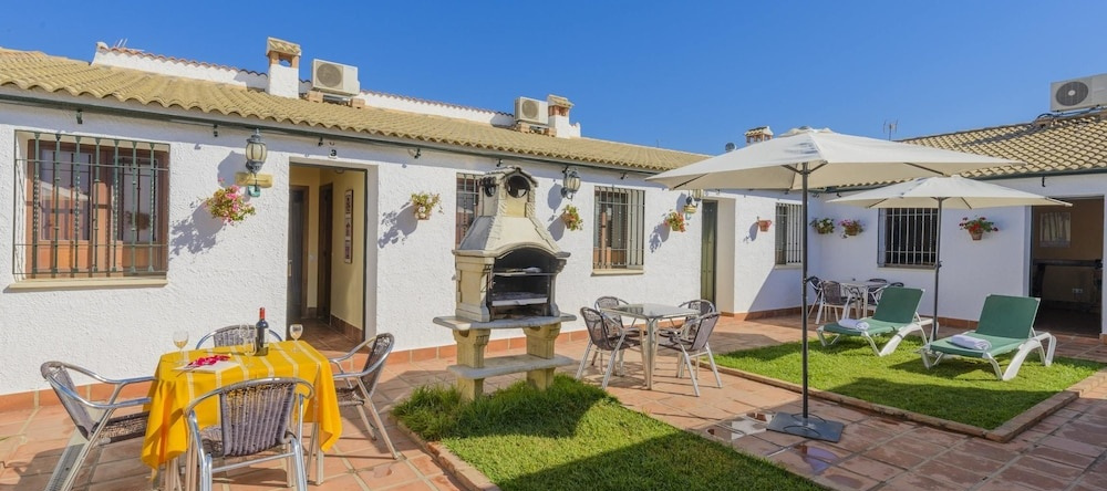 Villa With 10 Bedrooms in Rivero de Posadas, With Indoor Pool and Furn, 波萨达斯 — 照片 1