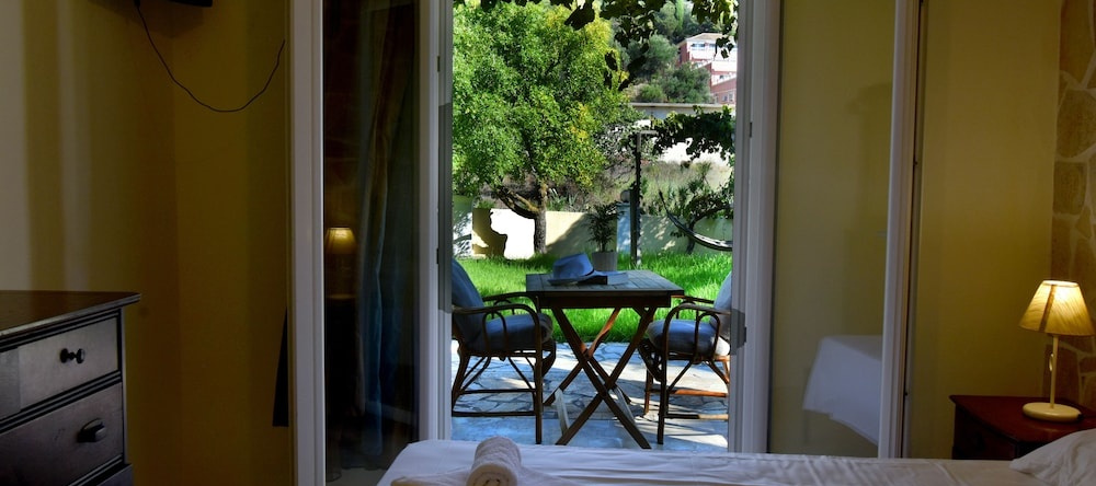 Iris Apartment, A Cozy 2 Bedroom Unit, 阿菲奥纳斯 — 照片 1