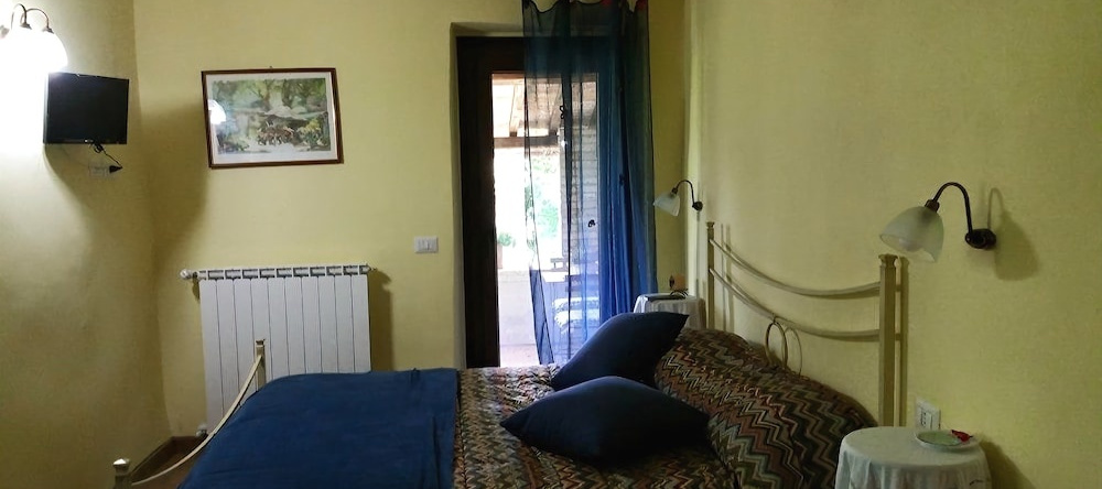 Piccolo Borgo Del Giglio, Масса-Мартана — фото 1