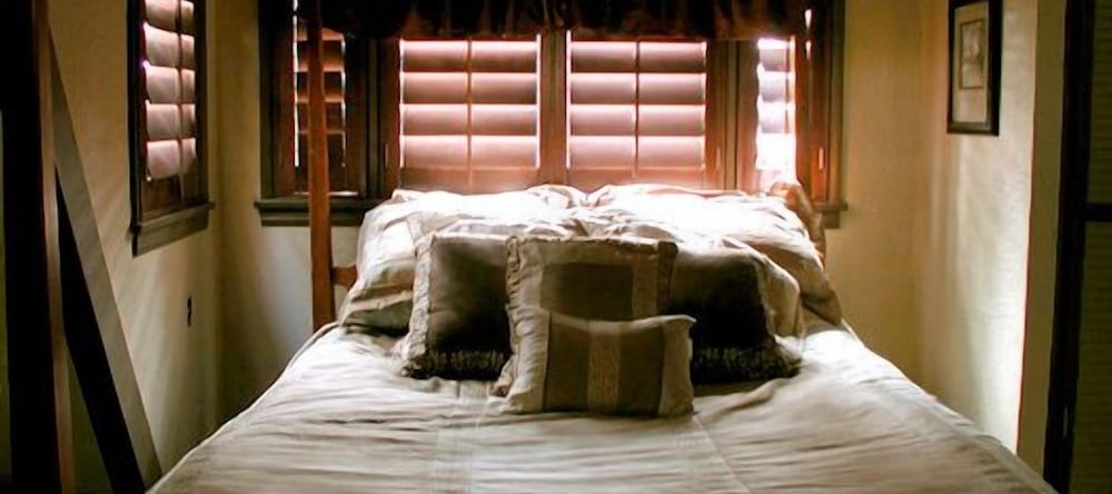 Always Inn Idyllwild Vacation Cottages, Айдилуайлд — фото 1