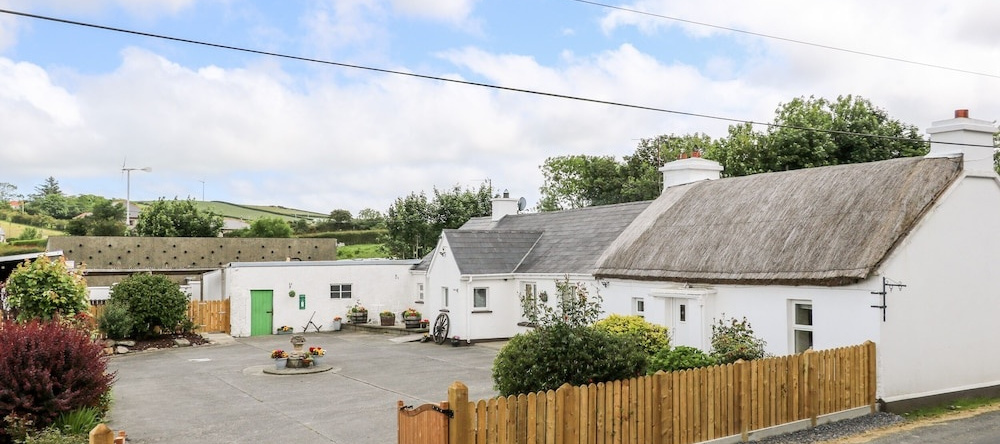 Whispering Willows - The Thatch, Carndonagh, Малин — фото 1