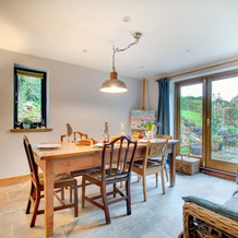 Converted Barn With Excellent Wooden Beams, High Ceiling and a Cosy Terrace, 桑威奇 — 照片 3