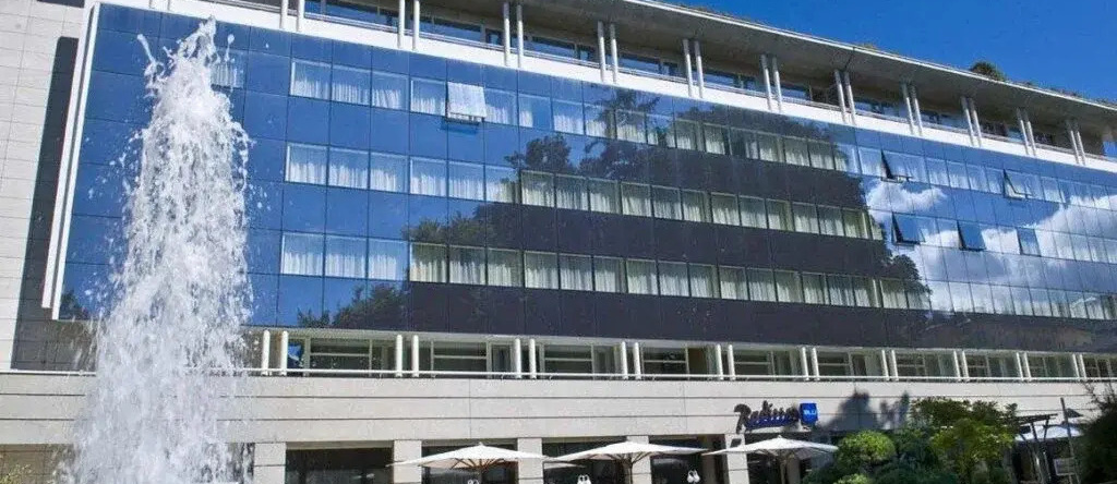 Hotel Radisson Aix, 艾克斯莱班 — 照片 1
