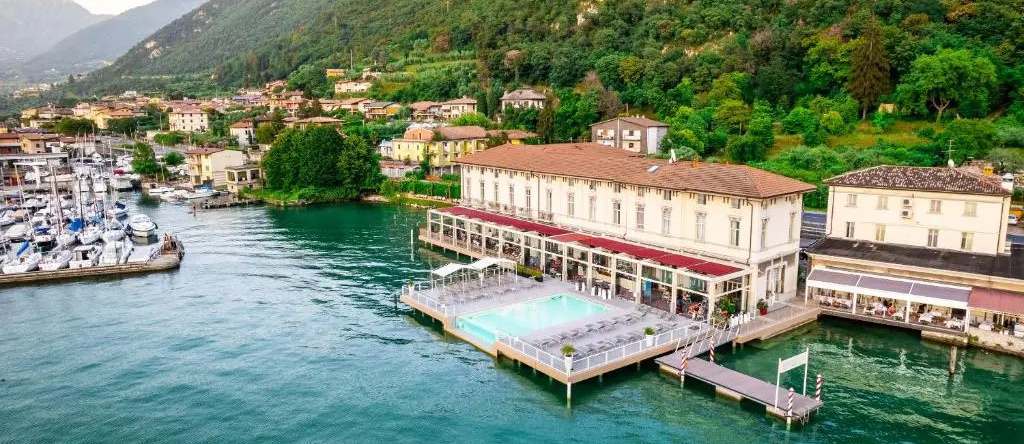 Hotel Araba Fenice, Iseo — photo 1