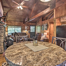 Secluded Stanardsville Cabin w/ 10 Acres & Hot Tub, 比格梅多斯 — 照片 4